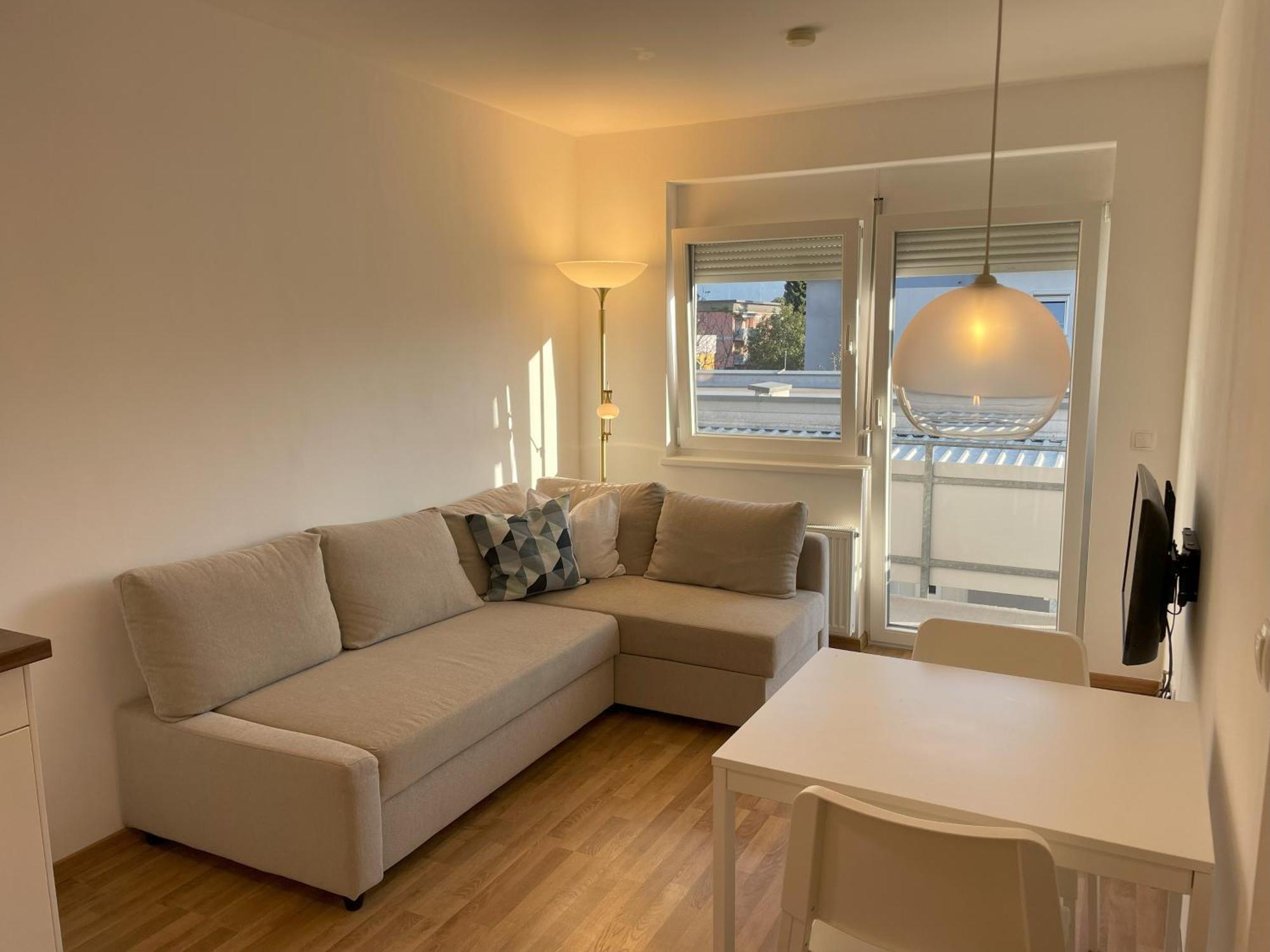 Holiday Suites Sankt Martin Klagenfurt am Woerthersee Exterior photo